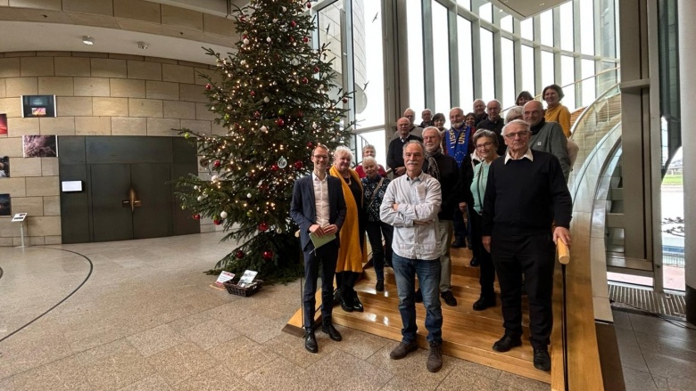Gruppenfoto: Dr. Christian Untrieser mit der Europaunion Haan